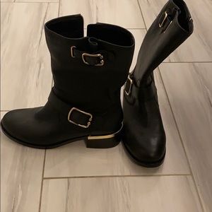 Black/gold boots